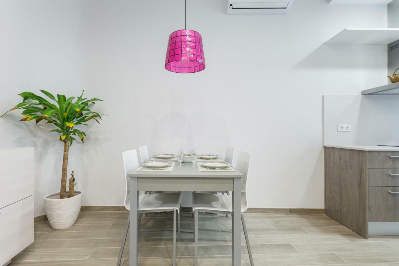 Beautiful Apartment 20 Minutes From City Center L'Hospitalet de Llobregat Esterno foto