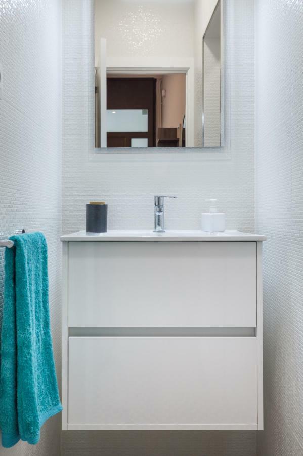 Beautiful Apartment 20 Minutes From City Center L'Hospitalet de Llobregat Esterno foto